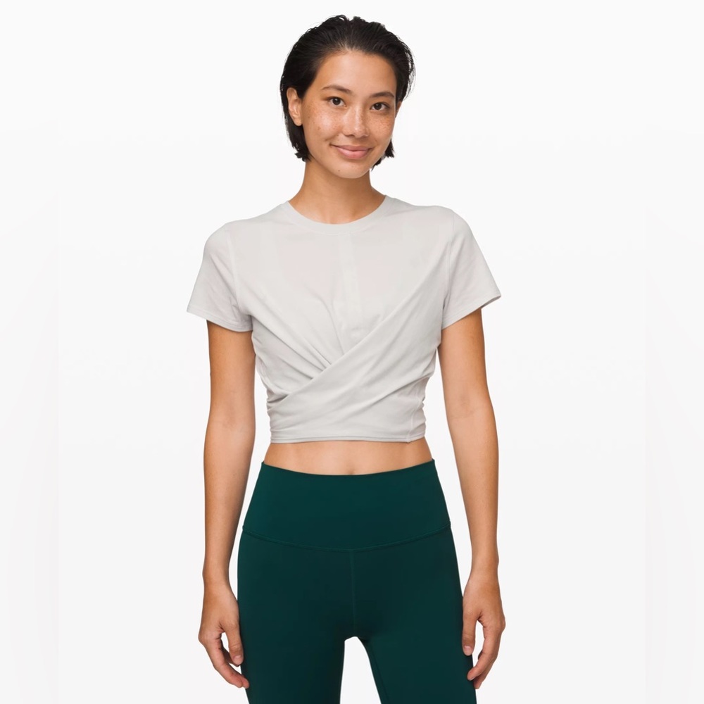 Lululemon Time to Restore Athletic Top (Size 6)